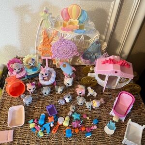 Sylvania Calico Critter Carriage Disney Junior Tots Figures Playset Accessories